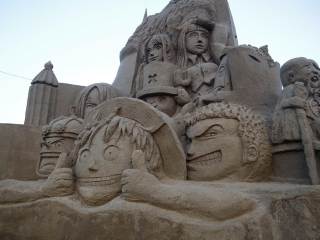 Illustration for article titled Japanese Anime Comes Alive with These Amazing Sand Sculptures